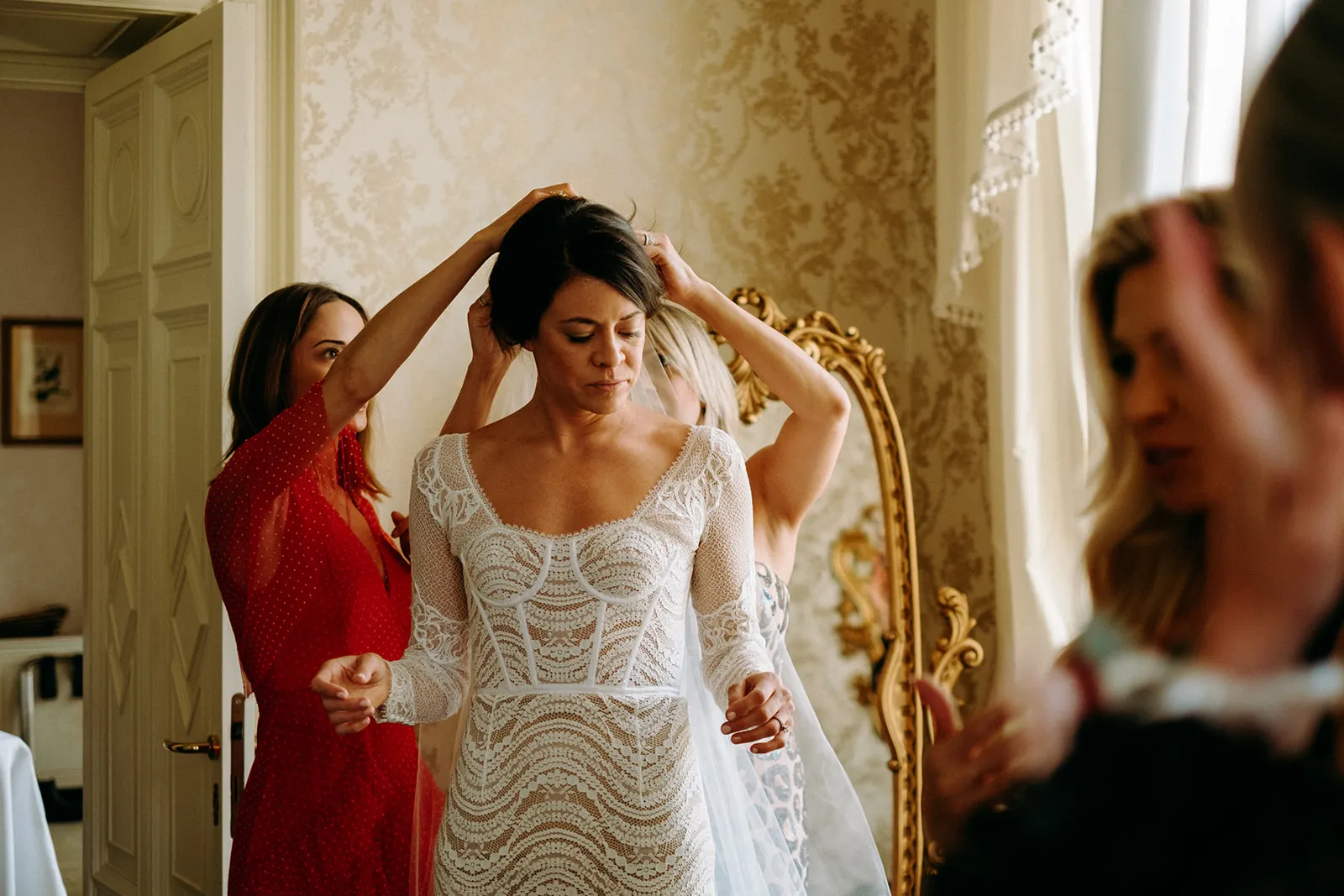 Getting Ready Bride - Wedding in Como Lake, Villa Serbelloni