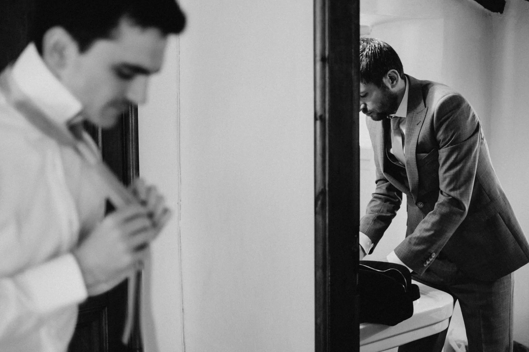 Wedding in Volterra, Tuscany Villa - Groom getting ready