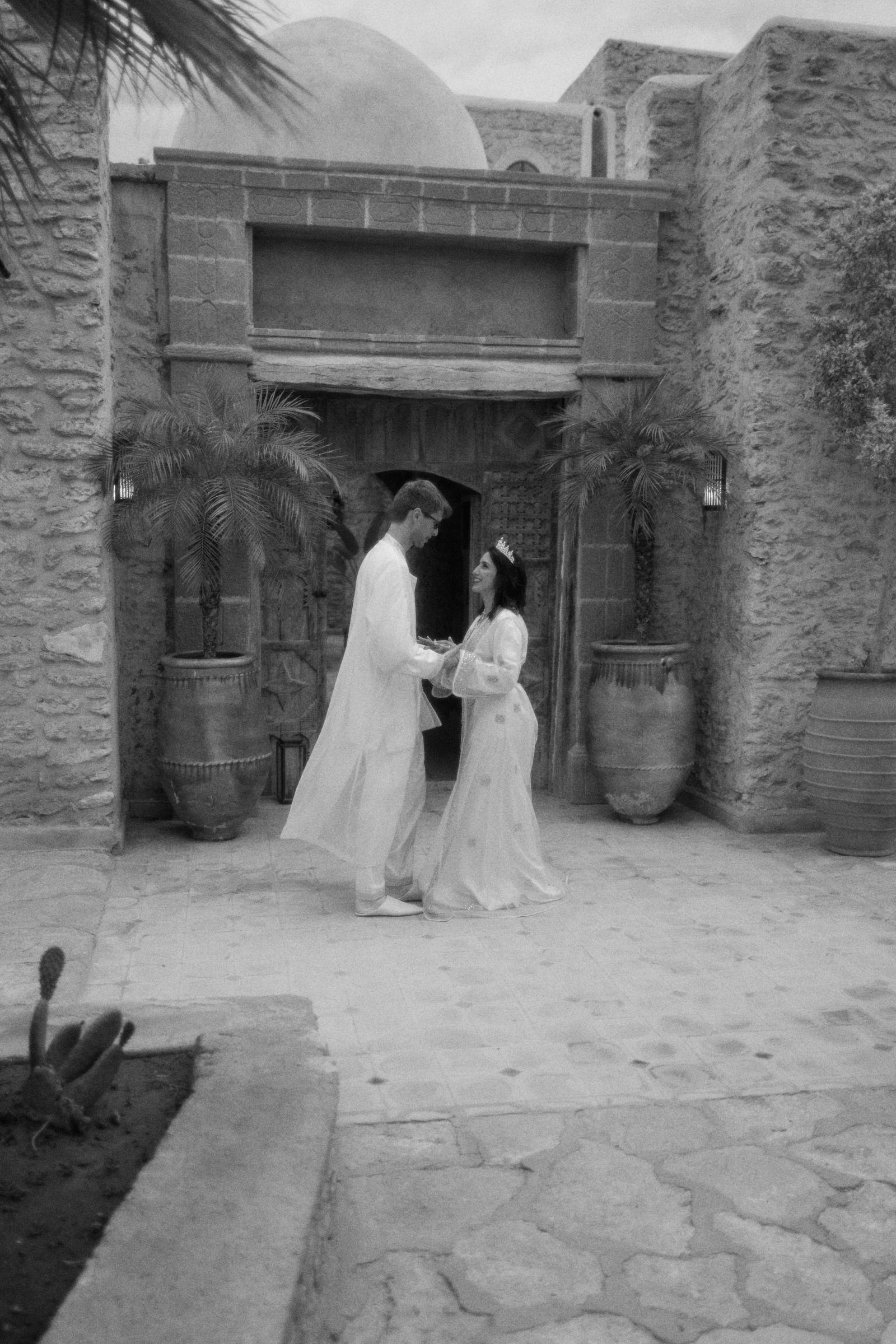 Newlyweds portraits in Morocco - Portraits