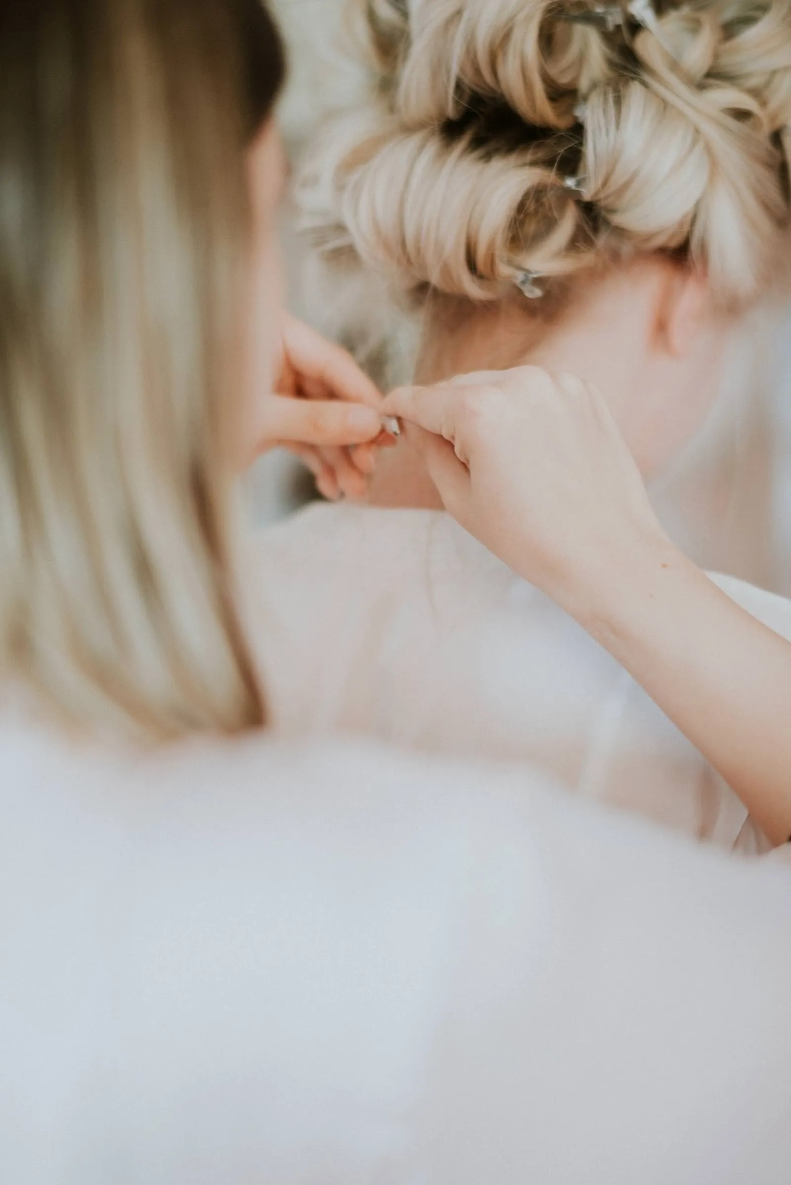 Bride getting ready - Wedding Getting Ready in Volterra