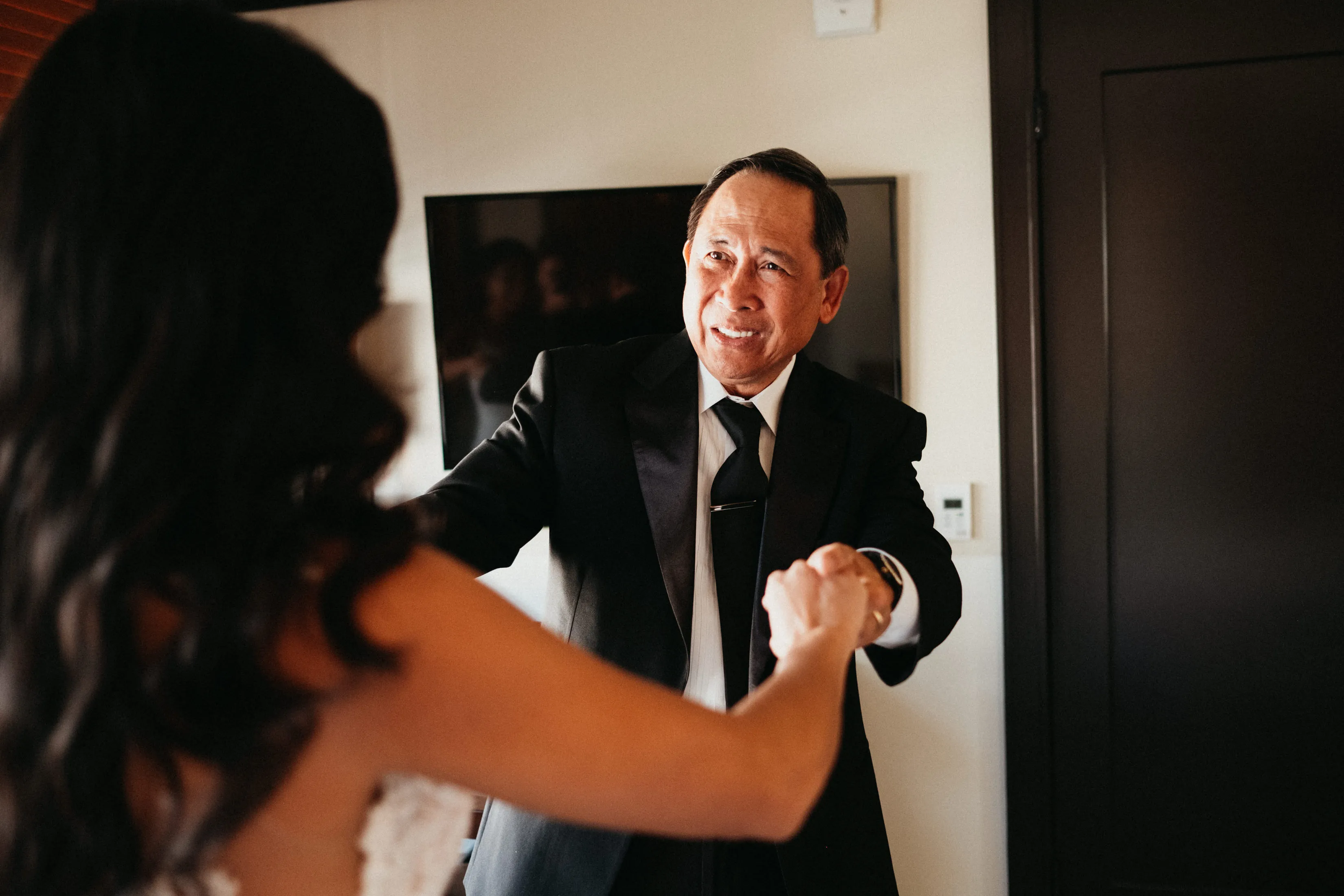 First look - Wedding Getting Ready in Los Angeles