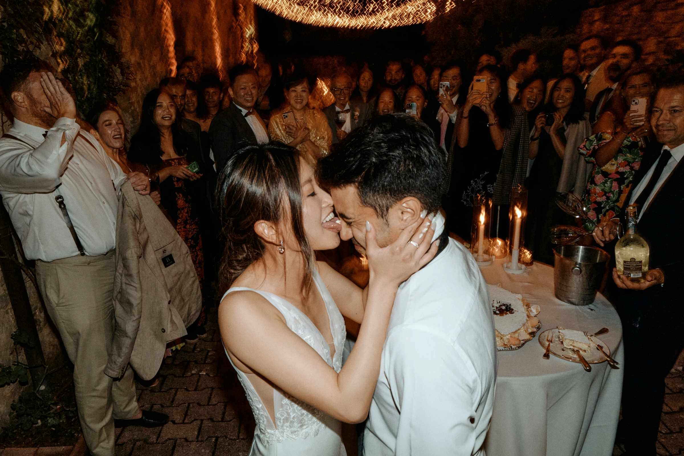 Dancing Party - Cut of the cake at Borgo Argiano in Tuscany