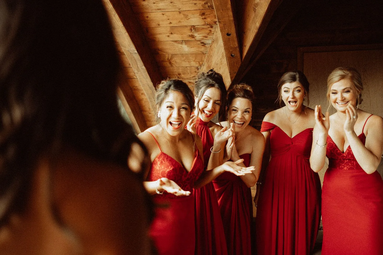 Bride getting ready - Wedding in the Dolomites, Colfosco, Italy - Italian Apls