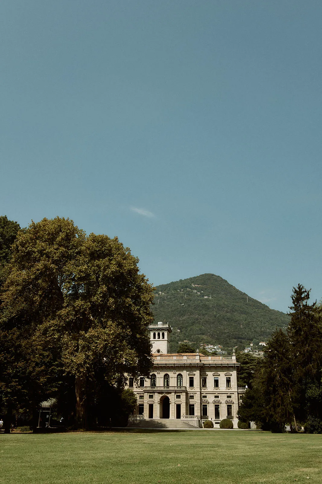 Getting Ready - Same Sex Wedding in Como Lake